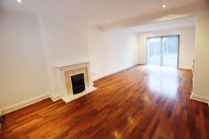 Lounge/Diner- click for photo gallery